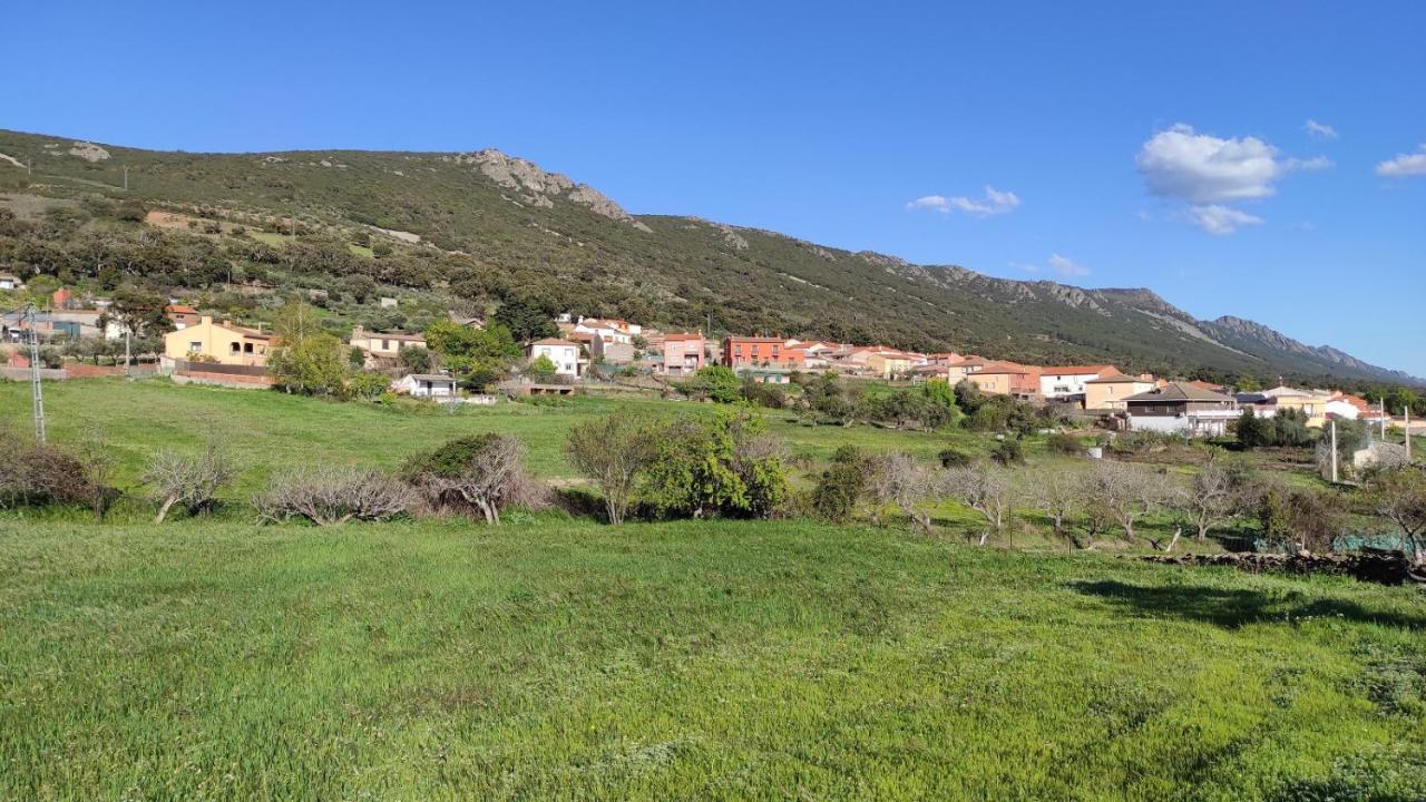 Casa Rural La Colmena Del Geoparque Navatrasierra ภายนอก รูปภาพ