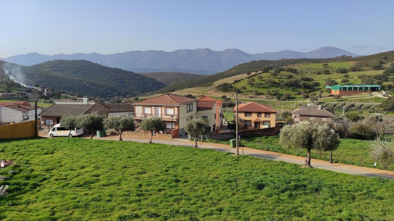 Casa Rural La Colmena Del Geoparque Navatrasierra ภายนอก รูปภาพ